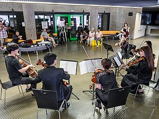 Kammermusikensemble im Foyer der Hochschule am Standort Köln