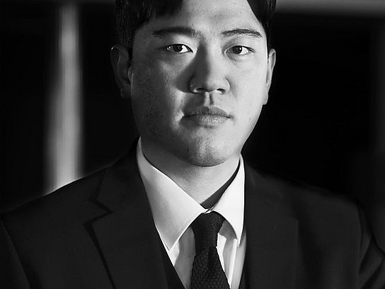 Portrait in schwarz, weiß von Sungwoo Hwang