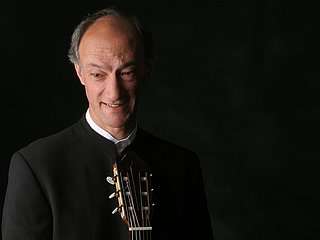 Portrait von Prof. Roberto Aussel