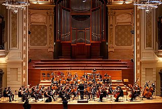Orchester Orchester auf der Bühne