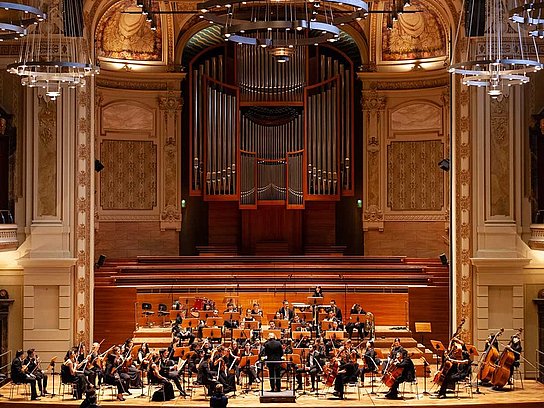 Orchester Orchester auf der Bühne