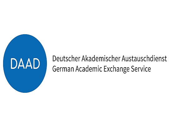 Logo DAAD Weißer Hintergrund, blauer Buchstaben DAAD