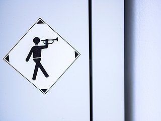 Aufkleber mit einem Trompeter