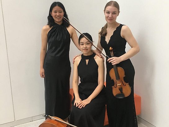 Trio Yin 3 Personen mit Violine und Violoncello