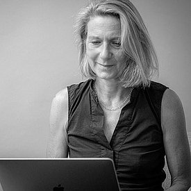 Portrait von Prof. Dr. Corinna Vogel