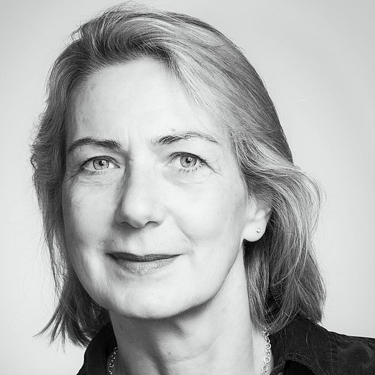 Portrait von Prof. Dr. Corinna Vogel